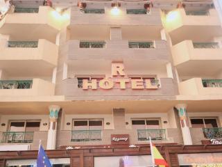 R Hotel Pyramids - 7