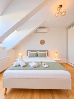 Central City Skylight Apartment 23 - 8