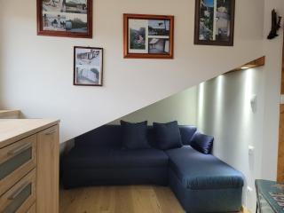 Komplette Dachwohnung mit Balkon und Bergblick - 5