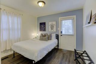 Midtown Gated Cottage w Parking Near Overton Square - 0