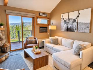 Ski-In/Ski-Out 1BR+Loft | Moose Mtn Views | Pool - 1