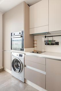 Central Penthouse - Private Jacuzzi - Skyline View - 7