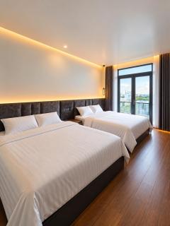 AT Hotel - 8