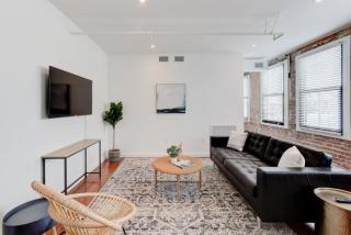 Downtown Loft Style Unit with ALL Modern Amenities - 4