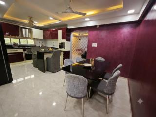 AL-MANAL 301 luxury Suite 3BHK - 5