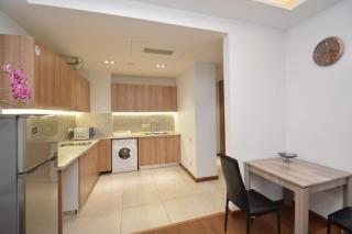 KH Apartments in Yerevan City Center Open Balcony 135 - 1