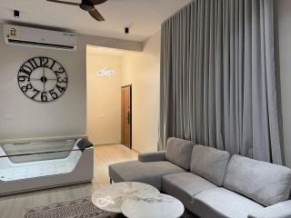 Serenity Spa Suite Private Jacuzzi and Sauna 2BR - 6