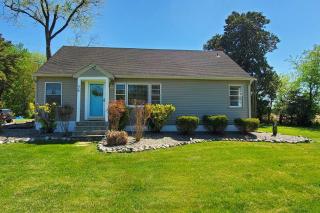 Lighthouse Cottage- Pet Friendly & Close to beach - 6