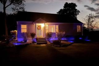 Lighthouse Cottage- Pet Friendly & Close to beach - 2