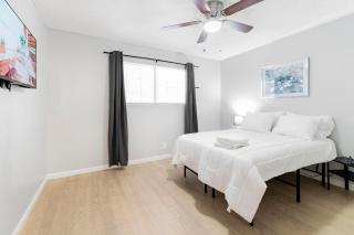 Charming Two Bedroom Sleeps 6! Close To Strip - 3
