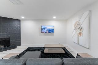 5Mins to Fremont 10Mins to Strip! Sleeps 8 - 3