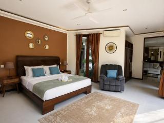 Kian Komang 4 Bedroom Tropical Villa with Private Pool - 9