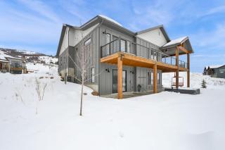 New Family Home in Eden w Hot Tub and Great Views - 8