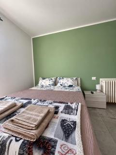 Stanza con balcone e bagno privato vicino Torino - 8
