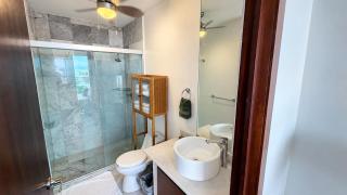 Aria Ocean Bucerias Beto 750 A pie de playa alberca 5 huéspedes - 3