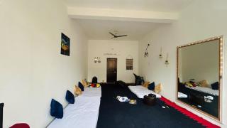 NorthSky Bir Homestay Sunset room with Snow Capped mountain views near landing Site Bir - 6