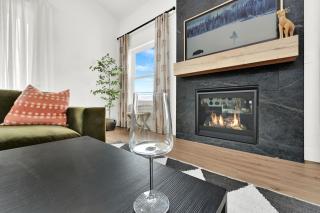 Brand NEW 5 Bedroom House in Eden at the base of Powder Mtn and Wolf Creek Golf Course - 2