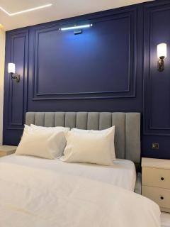 Monarch Suites - 1