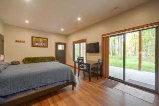 Cozy Lakefront Retreat w/ Patio on the Big Chip - 2