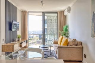 The Ellipse Vista Executive Suites Waterfall - 3