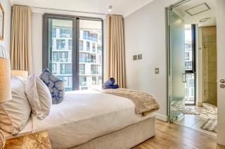 The Ellipse Vista Executive Suites Waterfall - 4