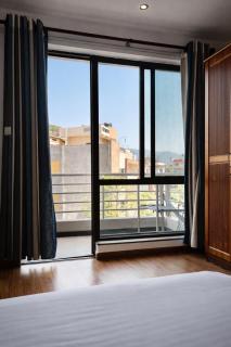 Cozykeyz 2BHK apartment with balconies near swayambhu - 1