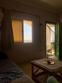 Artist's Beachfront Sanctuary - 7