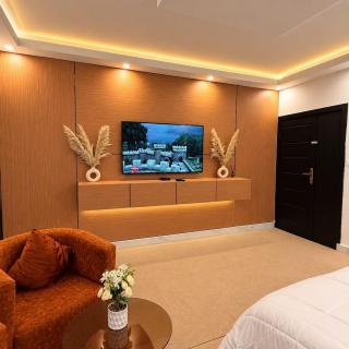 Luxurious Home - 7