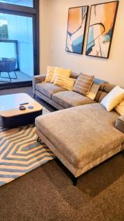 Modern and stylish living in the Heart of Newmarket with secure parking - 9
