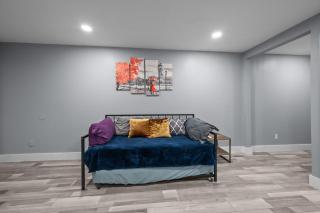 Stylish 2-Bedroom Apartment Near Toyota Center and Med Center - 5
