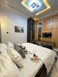 Luxebystanshortlet - 1