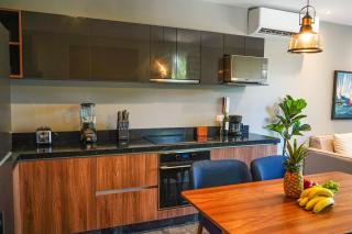Chic 1BRPrivate Balcony Sauna, Gym & Wifi - 4