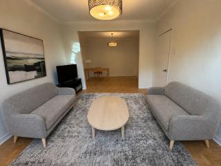 Two Bedroom Plateau Gem with Office Near Parc La Fontaine - 7