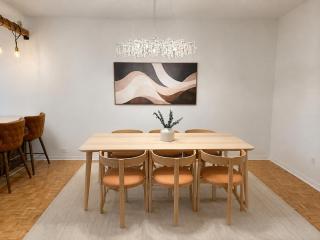 Two Bedroom Plateau Gem with Office Near Parc La Fontaine - 6