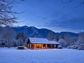 Whitehorse Mountain Retreat - Hot tub - Fireplace - 3