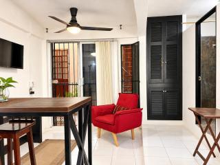 Walkable Romantic Zone Studio Near Beach - 1