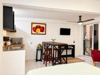 Walkable Romantic Zone Studio Near Beach - 6