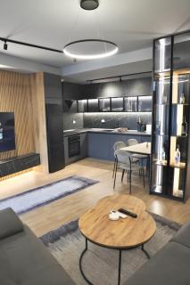 Luxe Living Lakescape Suite - Lake View Residences - 4
