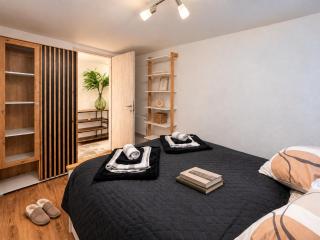 MidCity Apartment Pécs - 2
