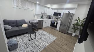 Modern Private Basement Suite, Self Check-in - 0