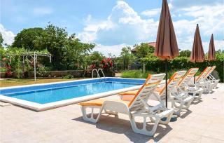 Gorgeous Home In Susci With Private Swimming Pool, Can Be Inside Or Outside - 3