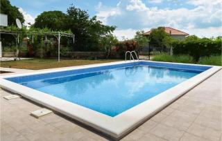 Gorgeous Home In Susci With Private Swimming Pool, Can Be Inside Or Outside - 2