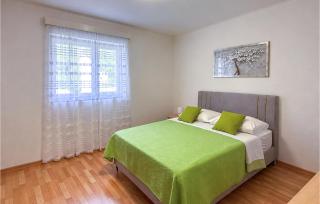 Gorgeous Home In Susci With Private Swimming Pool, Can Be Inside Or Outside - 5