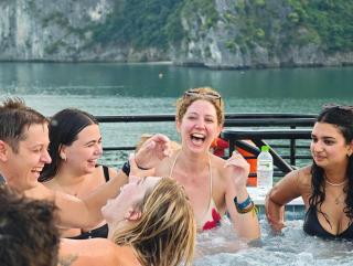 Oasis Cruise - Social - Ha Long - 7