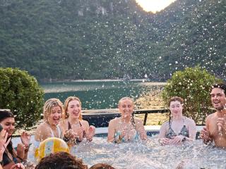 Oasis Cruise - Social - Ha Long - 5