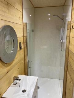 Island Retreat Indio Lake Newton Road Bovey Tracey Devon TQ13 9DY - 7