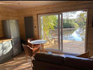 Island Retreat Indio Lake Newton Road Bovey Tracey Devon TQ13 9DY - 6