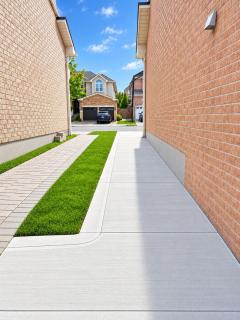 2 Bed, 1 Bath- Main floor, 2 Parking- Licensed - 7
