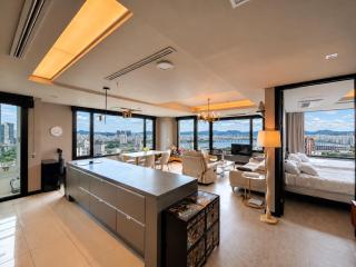 Landmark View Namsan Lotte Tower Hanriver Spacious Modern Penthouse - 9