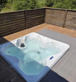 Lodge 10 Upton Lakes and Lodges Old Hill Cullompton Devon EX151RA - 1
